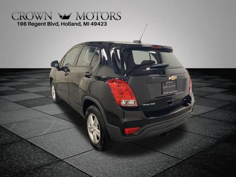 Used 2017 Chevrolet Trax LS AWD/4WD image 4