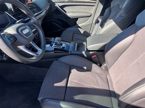 Used 2022 Audi SQ5 Prestige w/ Prestige Package image 10