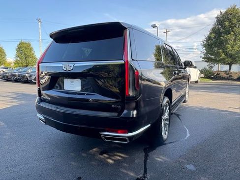 Used 2022 Cadillac Escalade ESV Premium Luxury AWD/4WD image 5