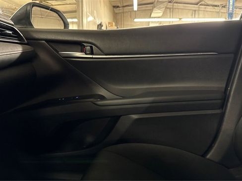 Used 2019 Toyota Camry LE image 20