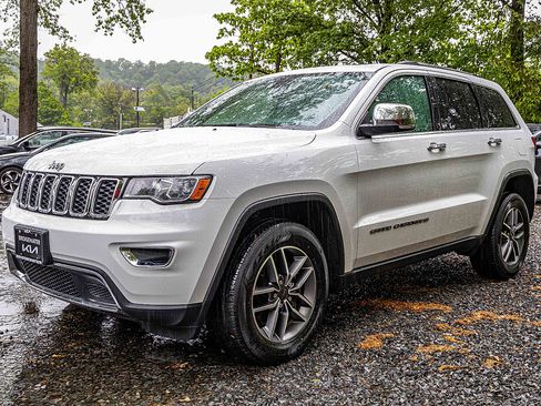 Used 2022 Jeep Grand Cherokee Limited image 3