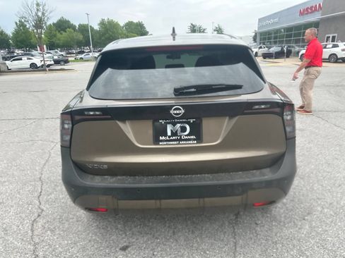 Used 2025 Nissan Kicks S FWD image 6