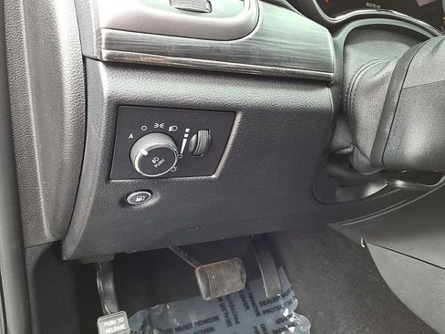 Used 2019 Jeep Grand Cherokee Limited X image 14