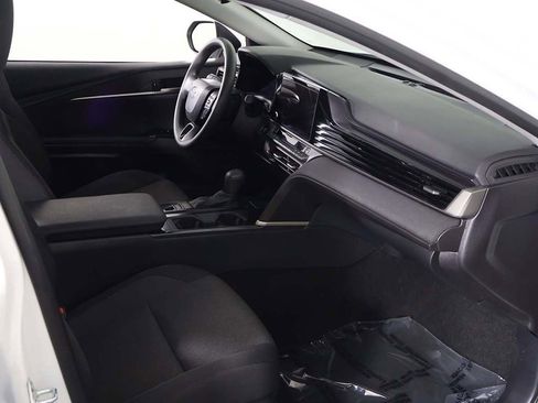 Used 2025 Toyota Camry LE w/ Convenience Package image 21