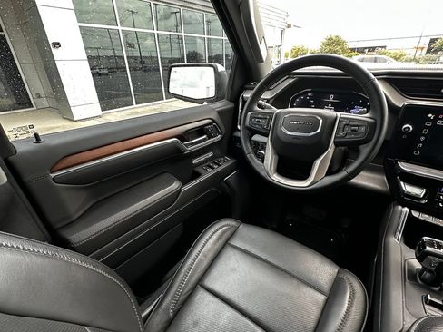 Used 2024 GMC Sierra 1500 Denali w/ Technology Package AWD/4WD image 15