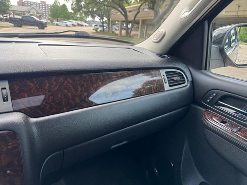 Used 2012 GMC Yukon Denali AWD/4WD image 29