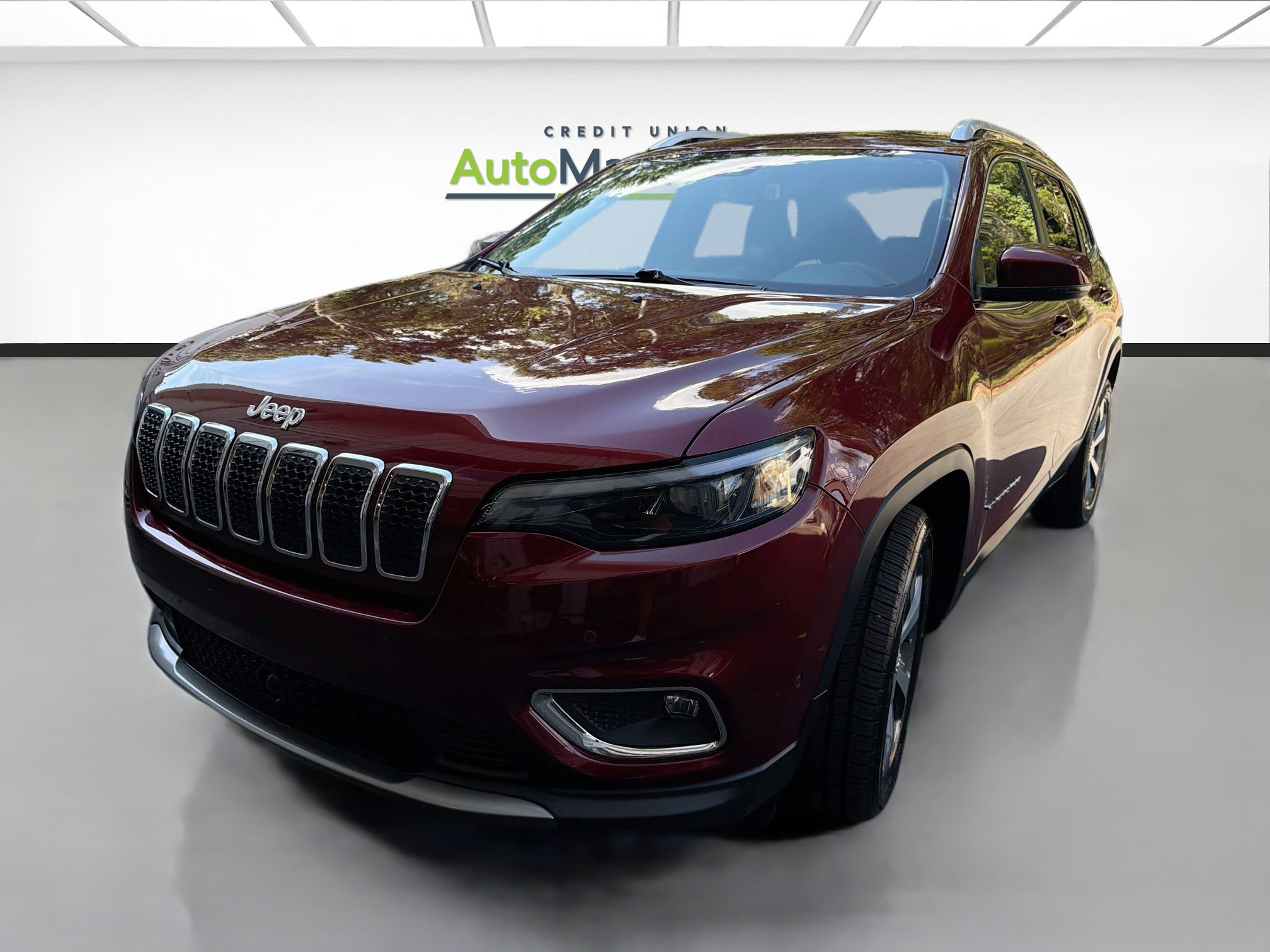 Used 2019 Jeep Cherokee Limited w/ Luxury Group FWD image 3