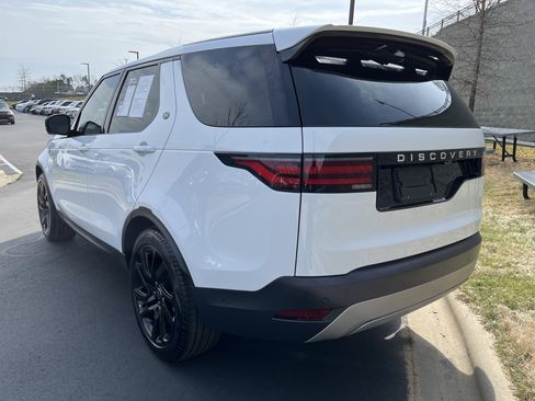 Used 2025 Land Rover Discovery S image 5