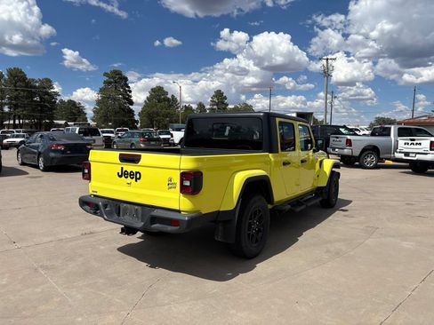 Used 2024 Jeep Gladiator Sport AWD/4WD image 5