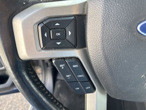 Used 2021 Ford F250 Lariat w/ Chrome Package image 27