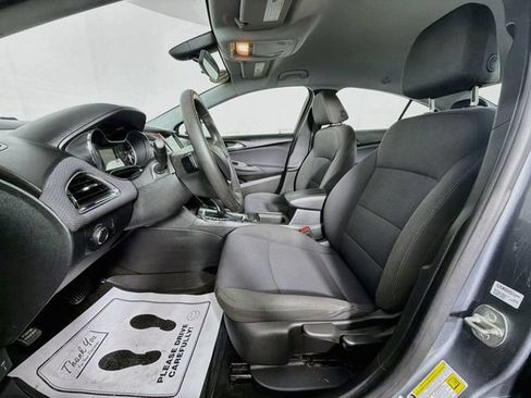 Used 2019 Chevrolet Cruze LT FWD image 19