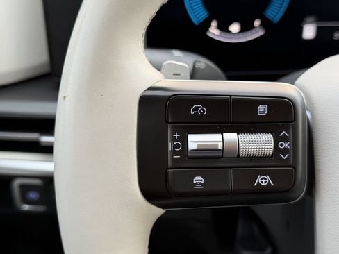 Used 2025 Hyundai Santa Fe SE FWD image 19