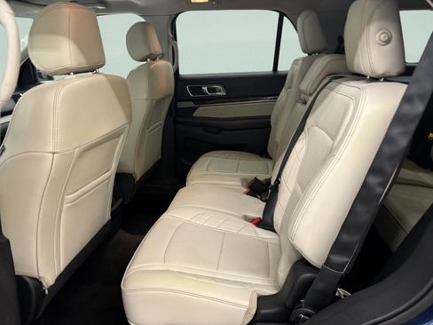 Used 2017 Ford Explorer Platinum AWD/4WD image 14