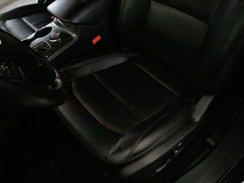 Used 2017 Ford Explorer XLT w/ Equipment Group 202A image 28