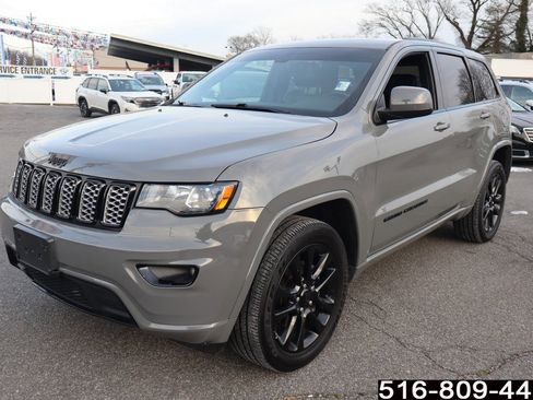 Used 2019 Jeep Grand Cherokee Altitude image 8