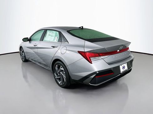 New 2025 Hyundai Elantra Limited image 7