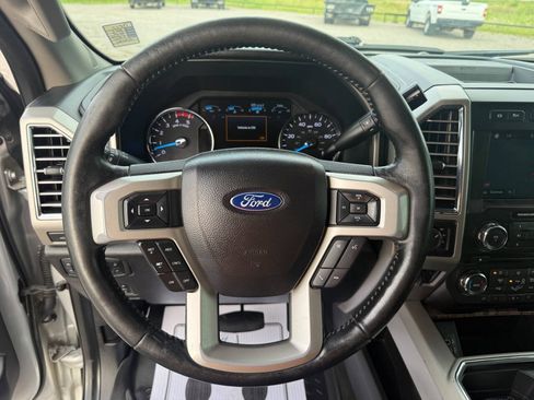 Used 2017 Ford F250 Lariat w/ Lariat Ultimate Package AWD/4WD image 17