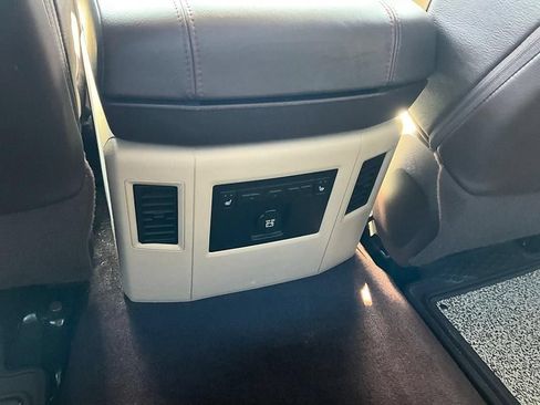 Used 2018 RAM 1500 Laramie Longhorn w/ Longhorn Southfork Package AWD/4WD image 31