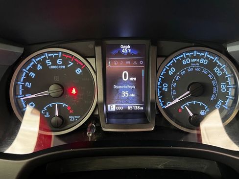 Used 2020 Toyota Tacoma TRD Off-Road image 31