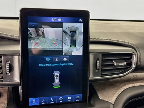 Used 2020 Ford Explorer Platinum w/ Premium Technology Package AWD/4WD image 14