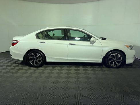 Used 2017 Honda Accord EX-L image 8