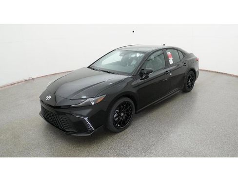 New 2026 Toyota Camry SE image 1