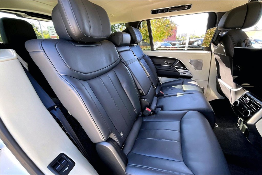 Used 2024 Land Rover Range Rover Long Wheelbase Autobiography AWD/4WD image 30