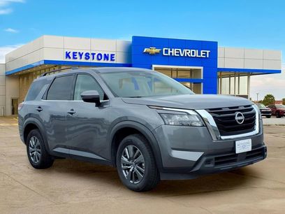 Used 2025 Nissan Pathfinder SV