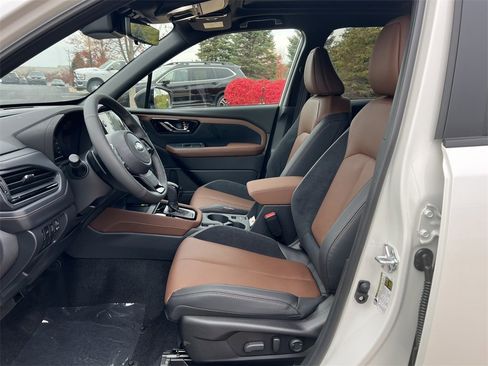 New 2025 Subaru Forester Touring image 4