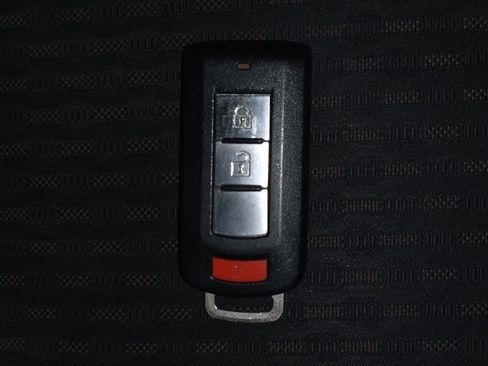 Used 2017 Mitsubishi Outlander Sport SE FWD image 32