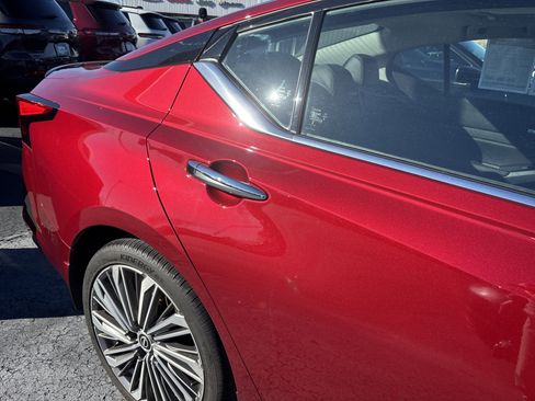 Used 2023 Nissan Altima 2.5 SL image 6