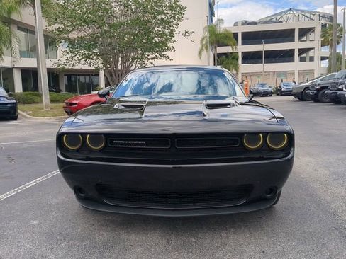 Used 2019 Dodge Challenger SXT RWD image 3