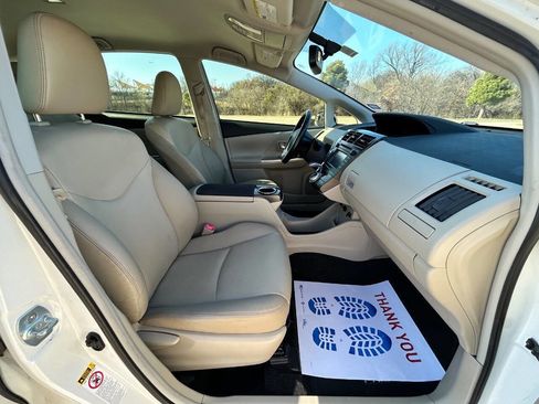 Used 2013 Toyota Prius V Two image 15