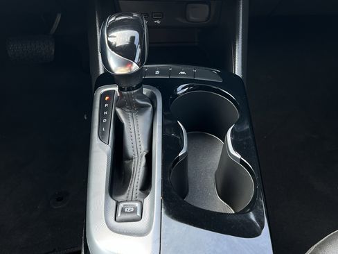 Used 2025 Buick Envista Sport Touring image 19