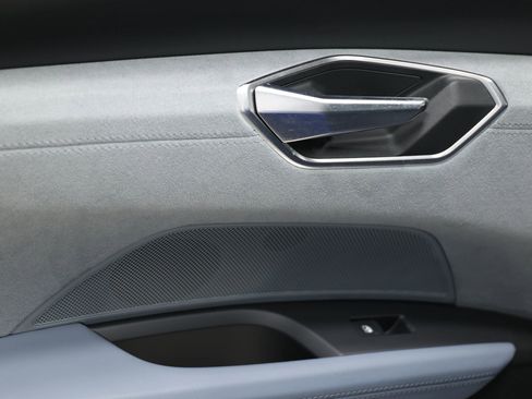 Used 2024 Audi e-tron GT Premium Plus w/ Performance Package image 41