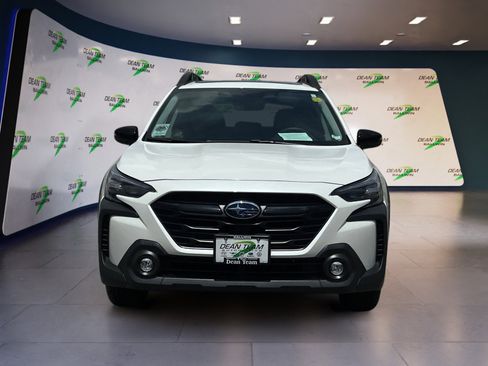 Used 2025 Subaru Outback Onyx Edition image 2