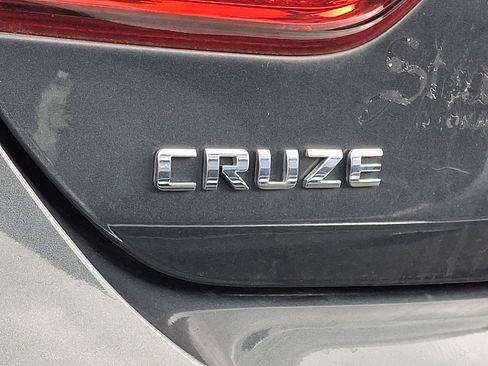 Certified 2017 Chevrolet Cruze Premier FWD image 10
