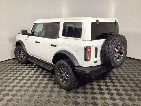 New 2025 Ford Bronco Badlands image 11