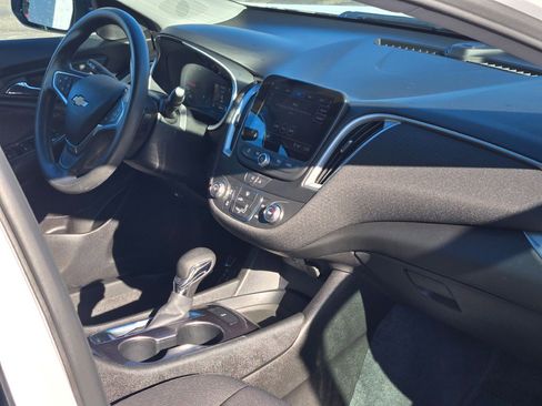 Used 2022 Chevrolet Malibu LS image 8