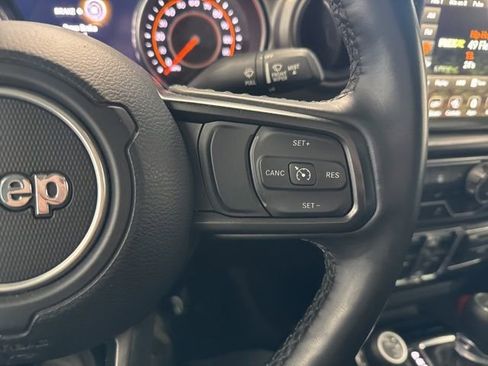 Used 2021 Jeep Gladiator Willys image 34