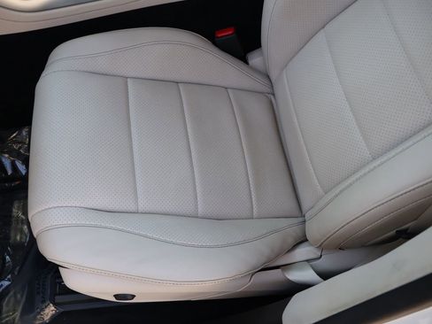 Used 2021 Mercedes-Benz GLE 450 4MATIC w/ AMG Line Exterior image 34