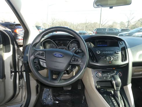 Used 2018 Ford Focus SE image 13