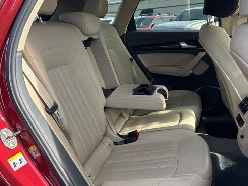 Used 2018 Audi Q5 2.0T Premium Plus w/ Premium Plus Package image 16