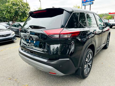 Used 2022 Nissan Rogue SV image 10