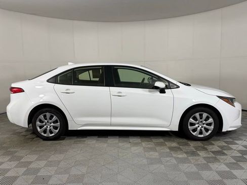 Used 2024 Toyota Corolla LE FWD image 8