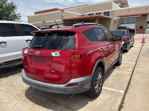 Used 2013 Toyota RAV4 LE FWD image 4