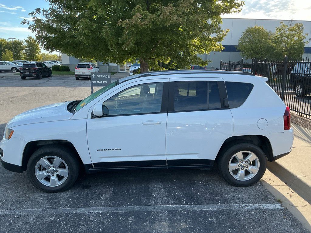 Used 2016 Jeep Compass Latitude FWD image 6