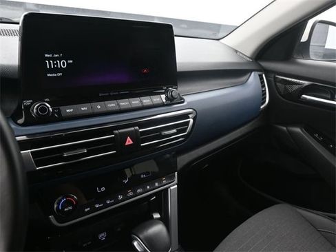 Used 2023 Kia Seltos S w/ Navigation Package image 11