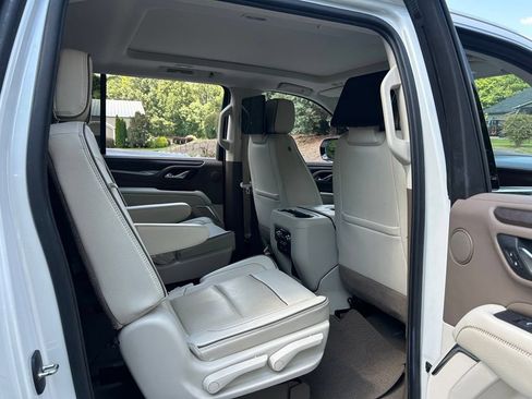 Used 2021 GMC Yukon XL Denali w/ Denali Premium Package AWD/4WD image 54