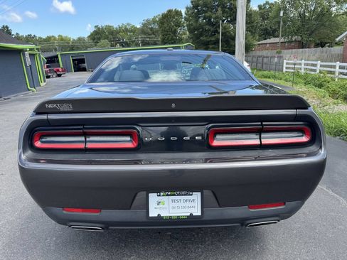 Used 2019 Dodge Challenger SXT RWD image 5
